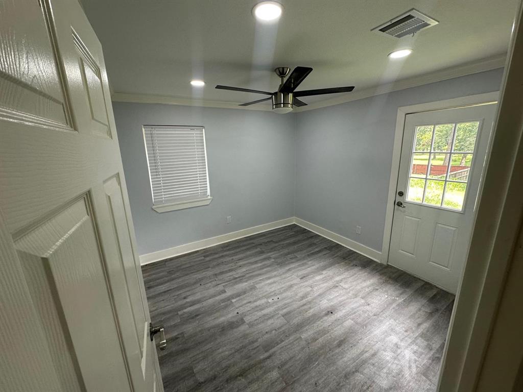 400 East Shady Grove Road Irving, TX 75060 - Photo 15 of 19