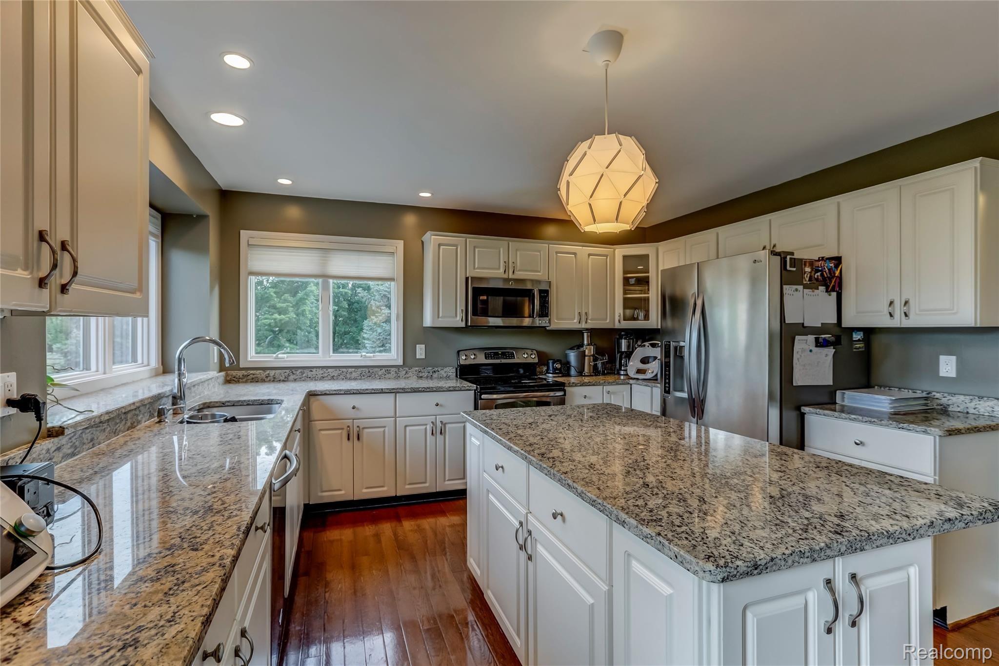 608 Appoline Court Rochester, MI 48307 - Photo 12 of 49 608 Appoline Court, Rochester, MI-16.jpg-FULL