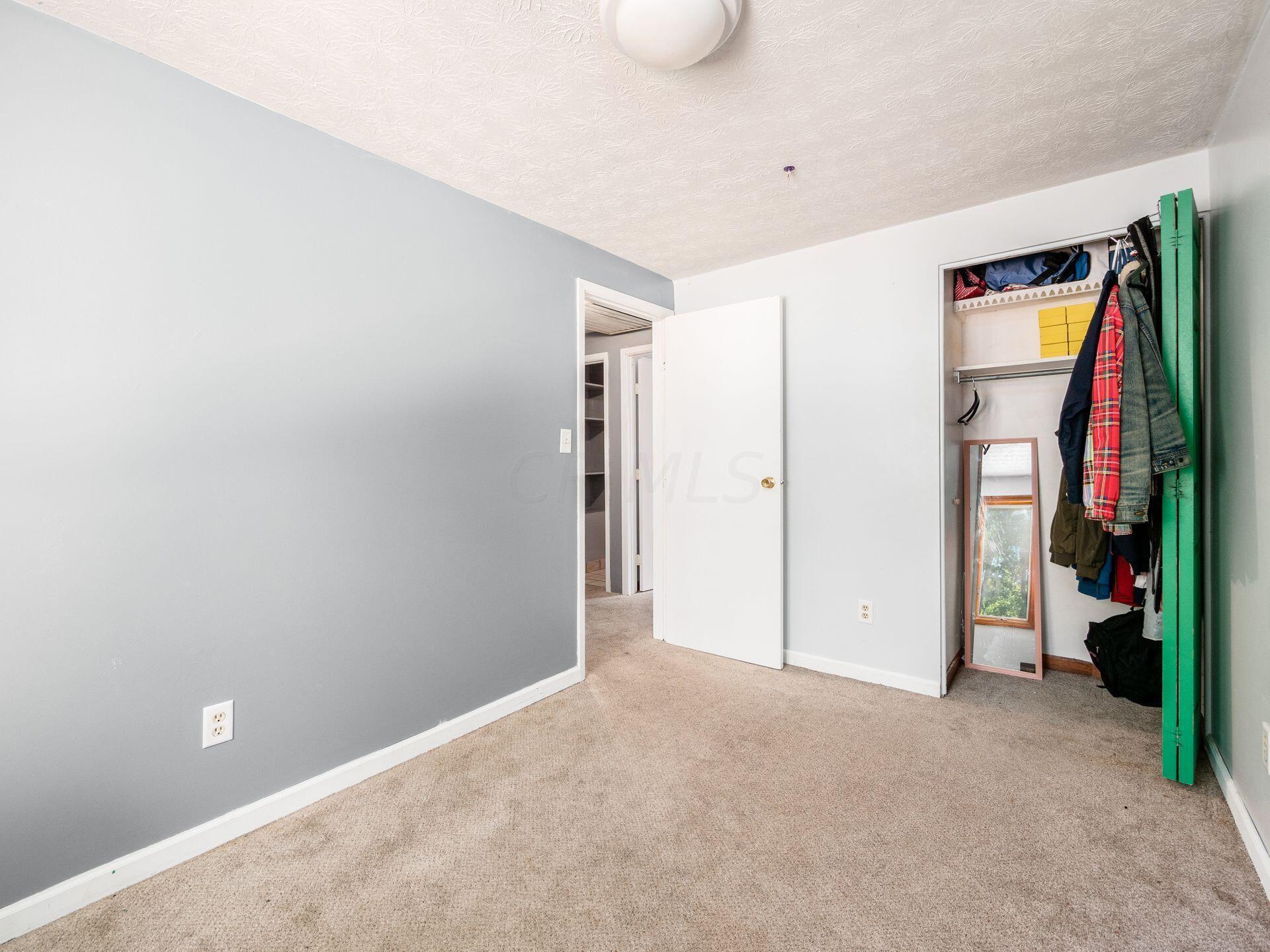 3022 Whitlow Road Columbus, OH 43232 - Photo 11 of 24 Gallery Image 11