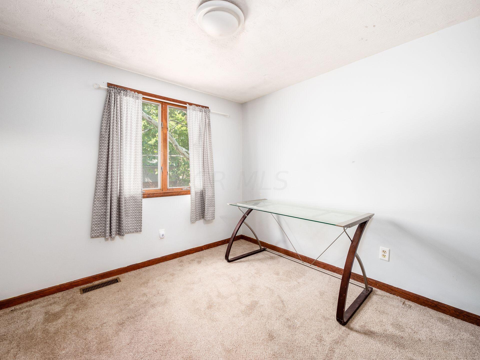3022 Whitlow Road Columbus, OH 43232 - Photo 13 of 24 Gallery Image 13