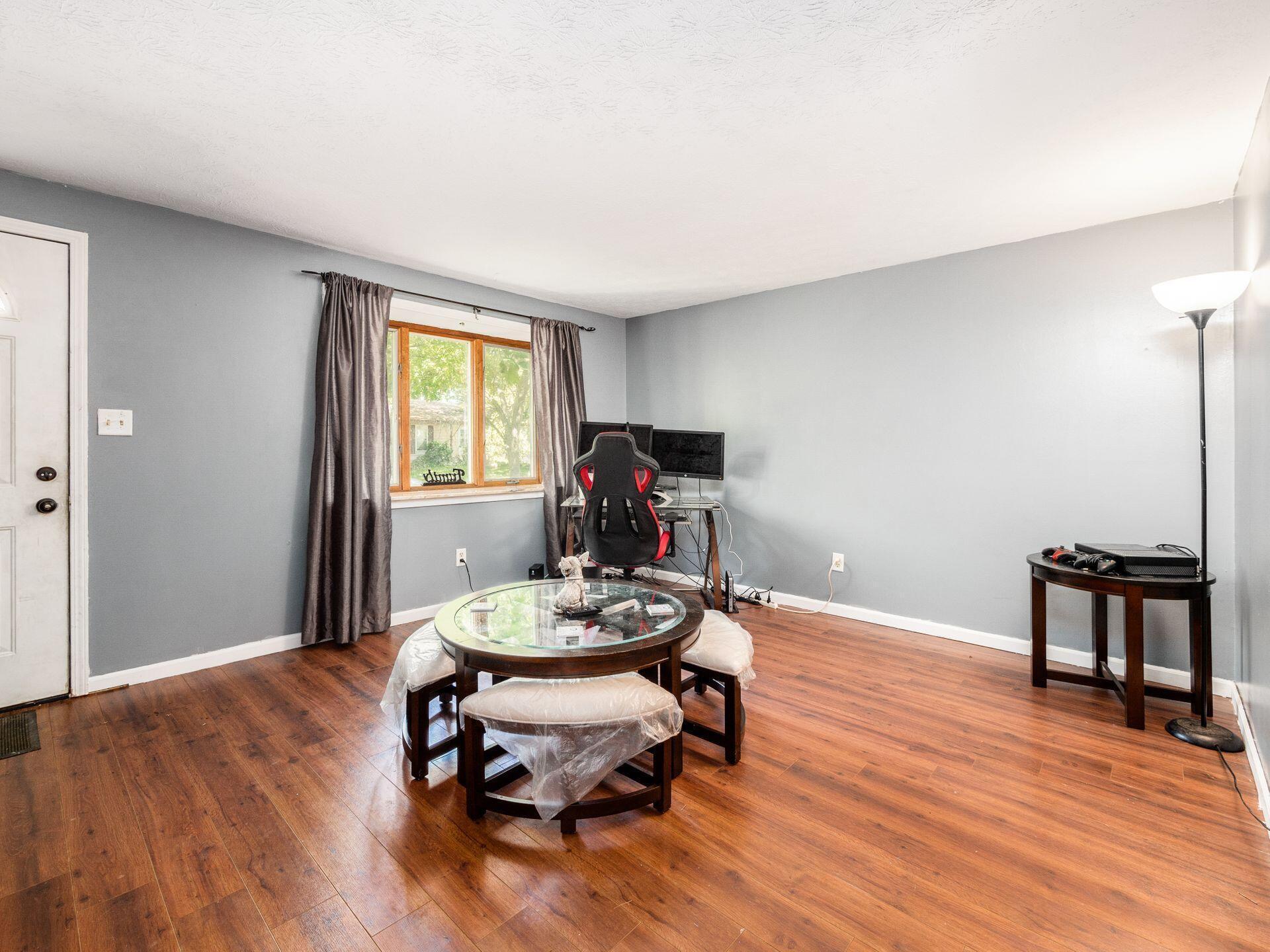 3022 Whitlow Road Columbus, OH 43232 - Photo 4 of 24 Gallery Image 4