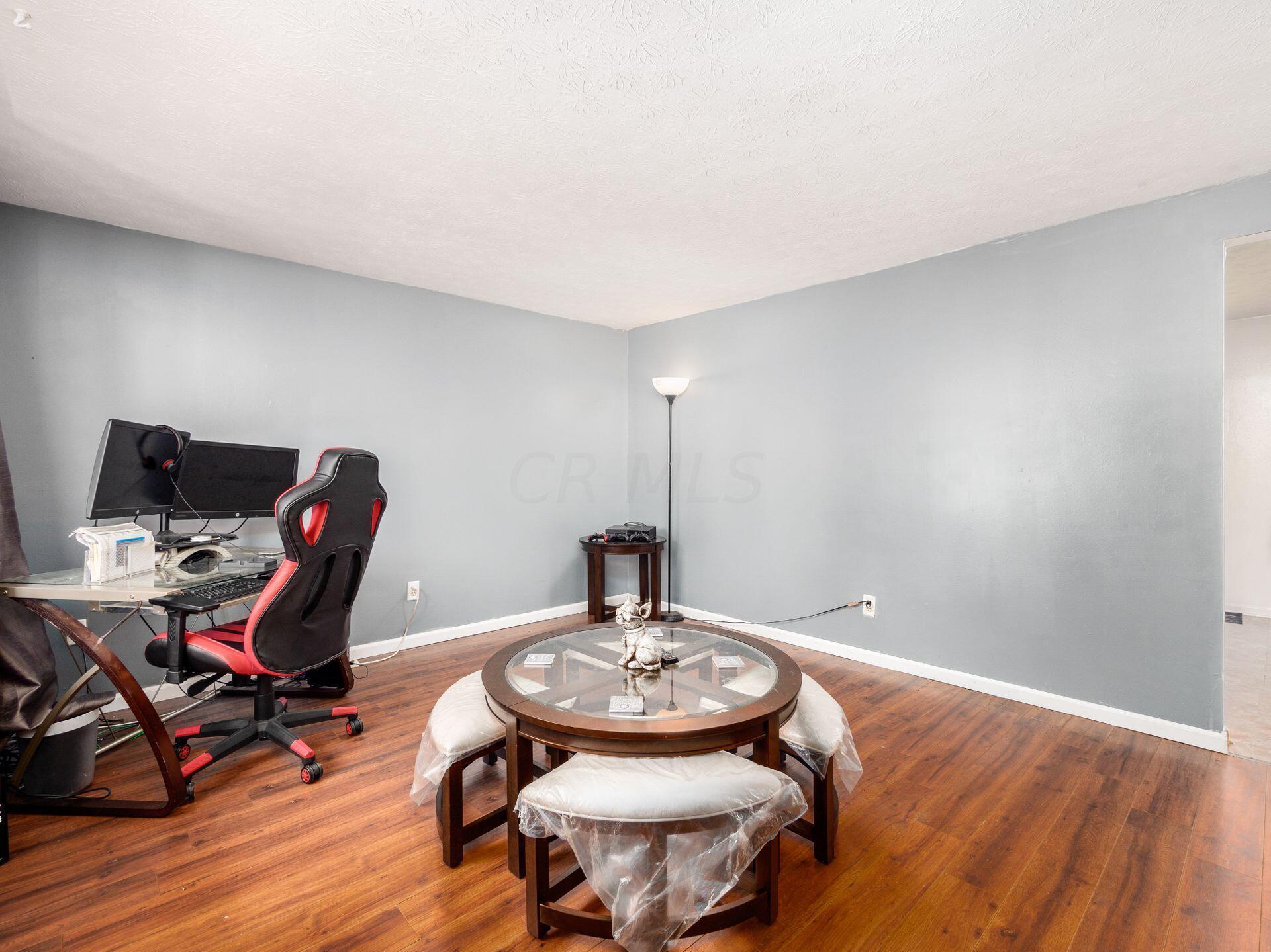 3022 Whitlow Road Columbus, OH 43232 - Photo 6 of 24 Gallery Image 6