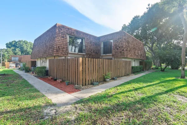 $358,000 | 2171 Southwest 90th Avenue, Unit C8, Davie, FL 33324