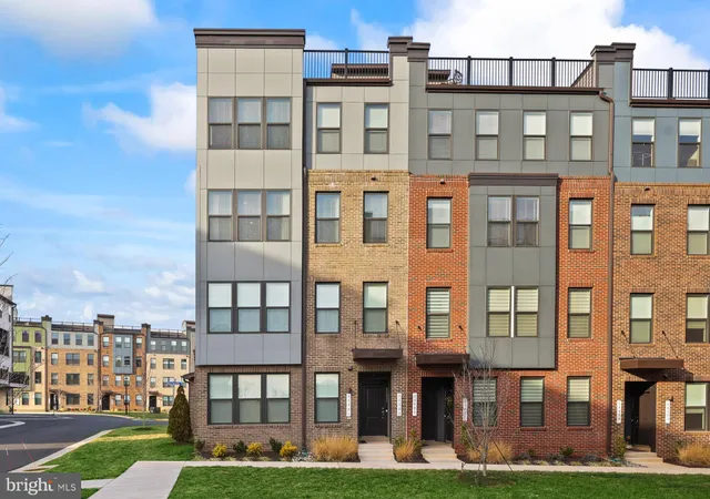 $709,000 | 44483 Wolfhound Square, Ashburn, VA 20147