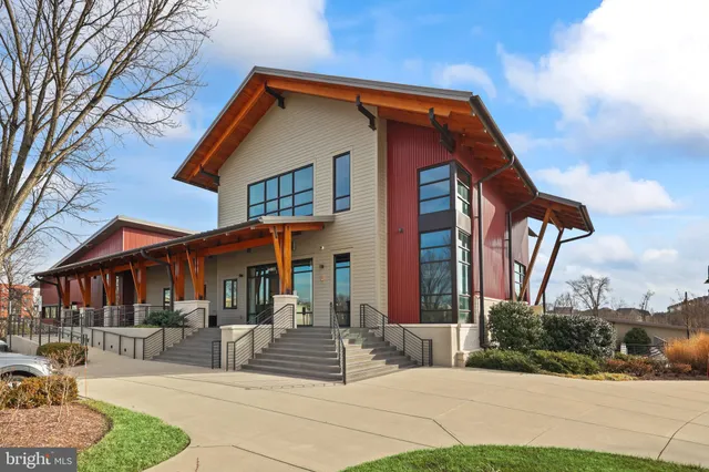 a view of a tennis court