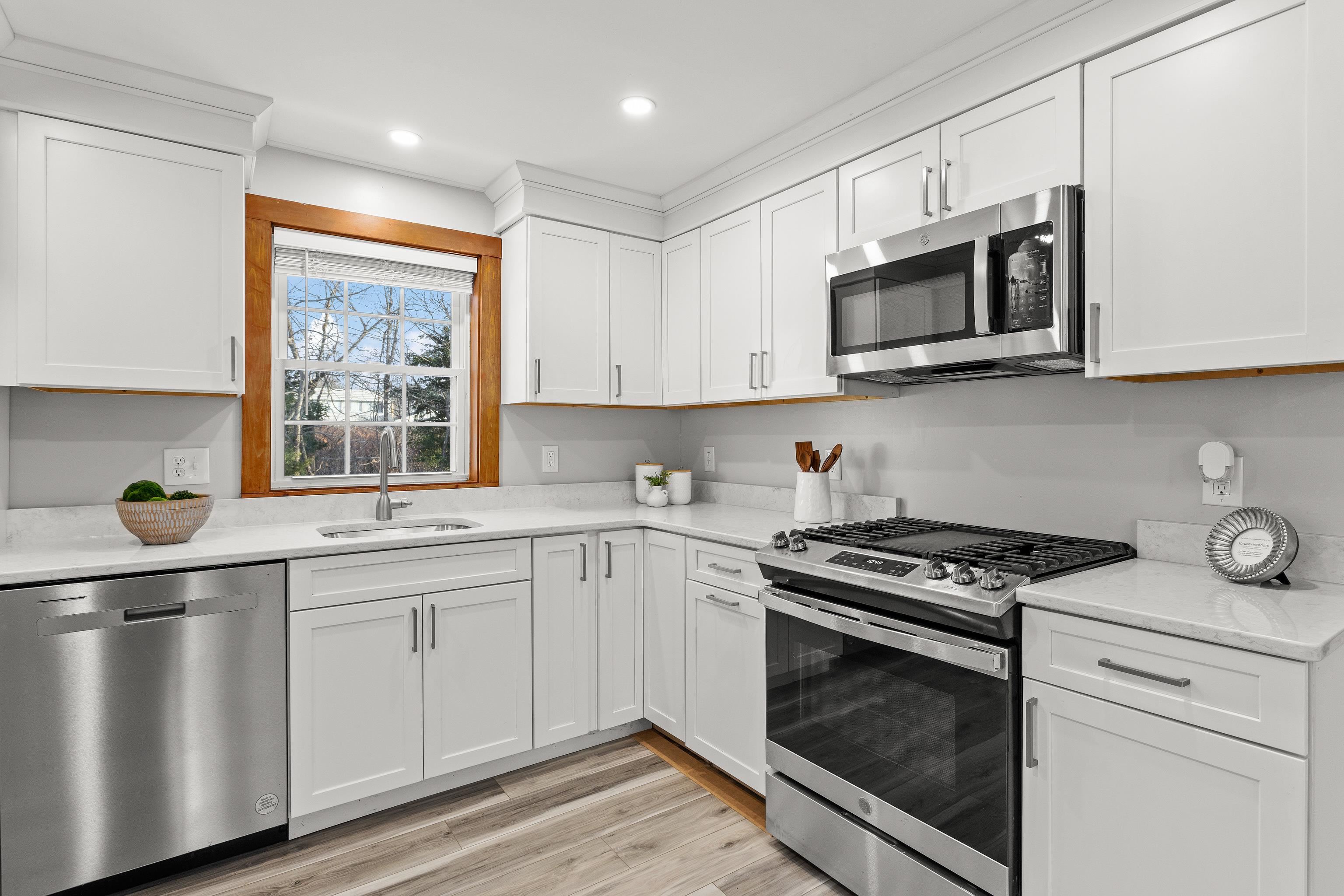6 Ruth Lane Hampton, NH 03842 - Photo 12 of 45
