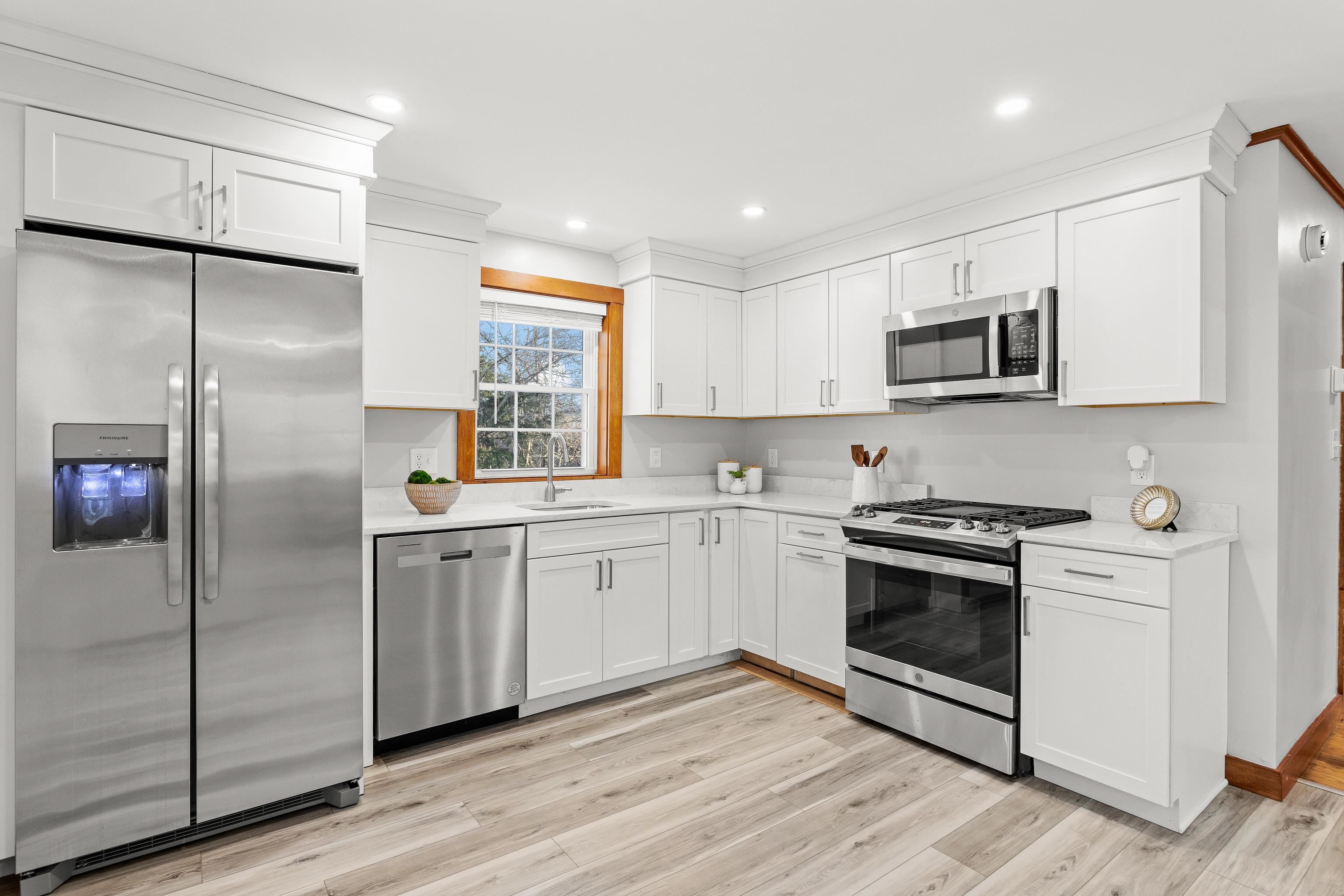 6 Ruth Lane Hampton, NH 03842 - Photo 7 of 45