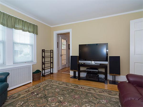 20 Thornton Road Waltham, MA 02453 - Photo 8 of 24 Gallery Image 8