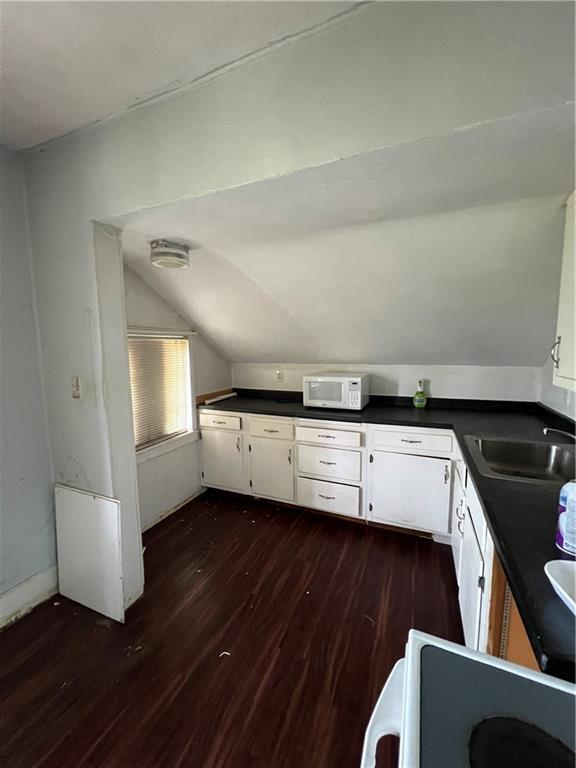 1109 Mccomb Lane Pittsburgh, PA 15239 - Photo 28 of 41 a view of a kitchen with electric appliances