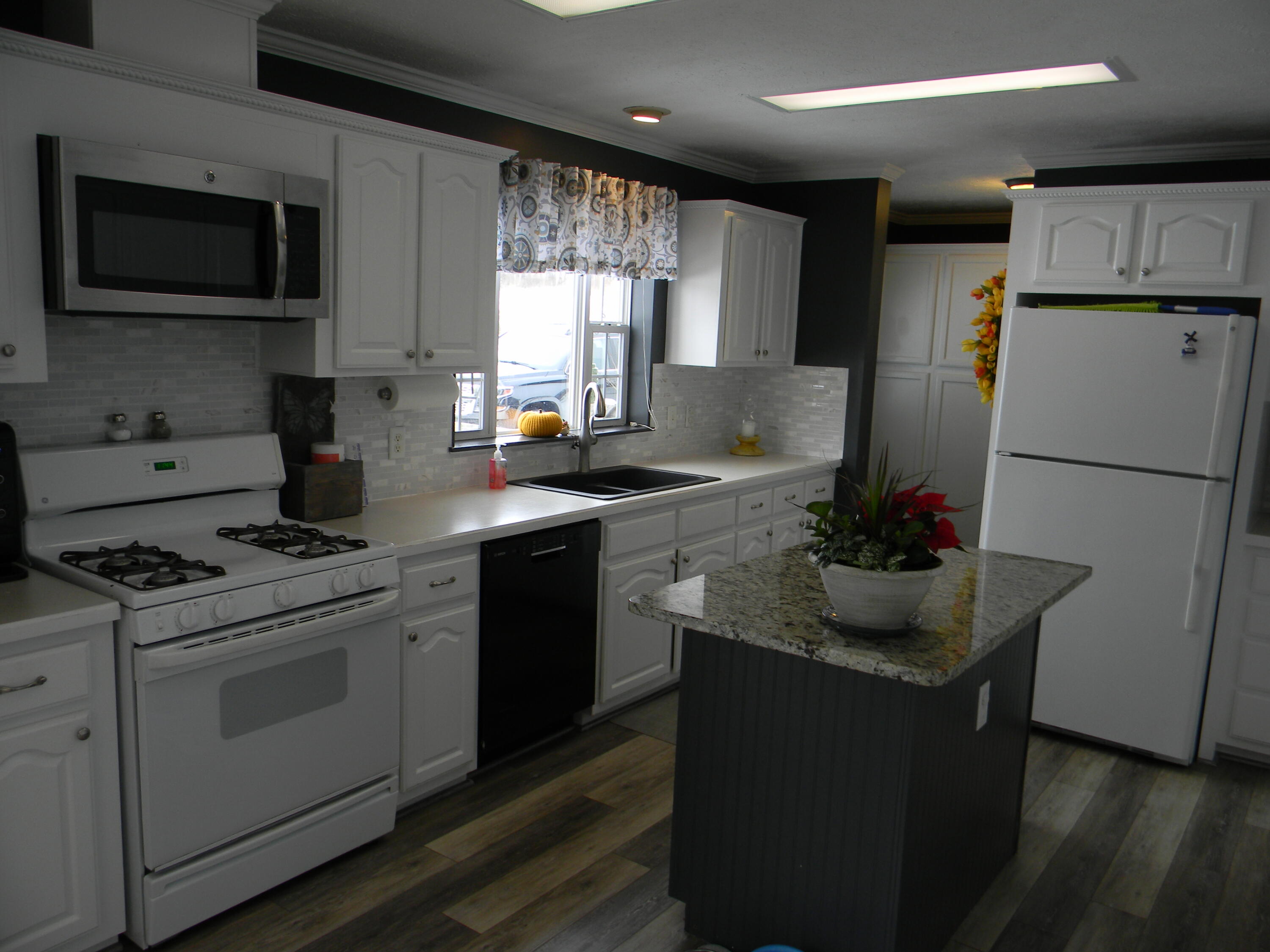 3113 South Tuttle Road Custer, MI 49405 - Photo 11 of 40 Kitchen
