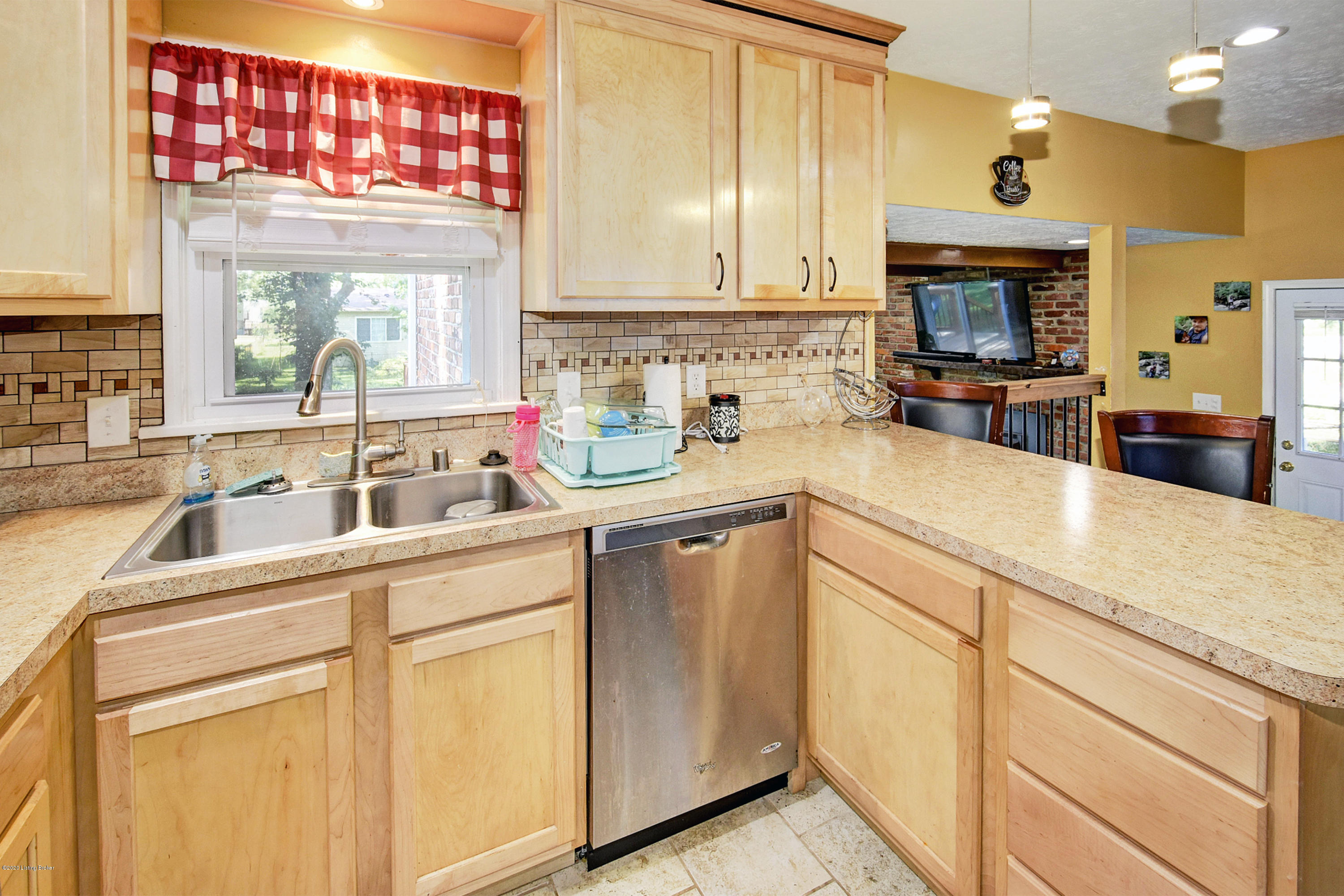 9712 Fairground Road Louisville, KY 40291 - Photo 21 of 37 _DSC8416_8_9