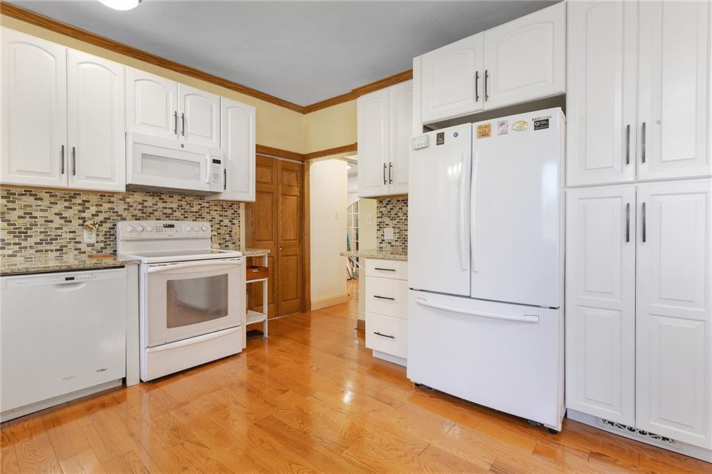 259 Service Church Road Aliquippa, PA 15001 - Photo 11 of 50 Kitchen