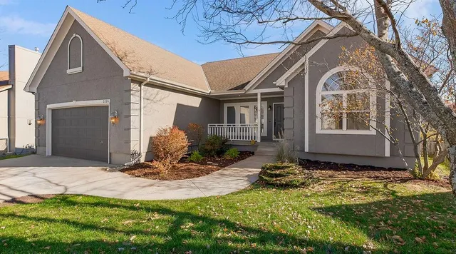 $440,000 | 2224 Northeast Overland Drive, Blue Springs, MO 64029