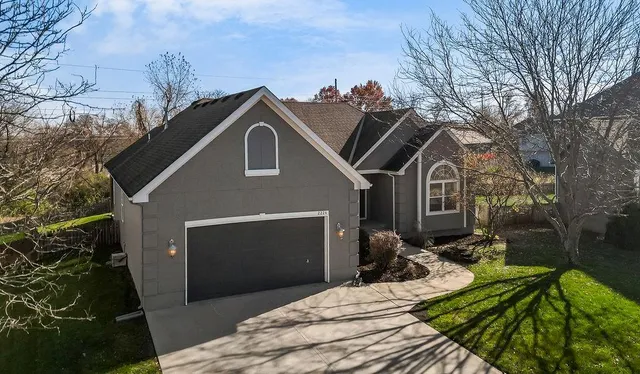 $440,000 | 2224 Northeast Overland Drive, Blue Springs, MO 64029