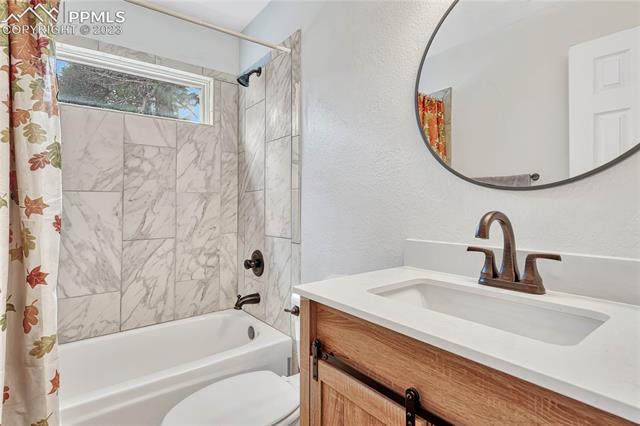 10745 Hungate Road Colorado Springs, CO 80908 - Photo 28 of 46 Full upstairs bath.