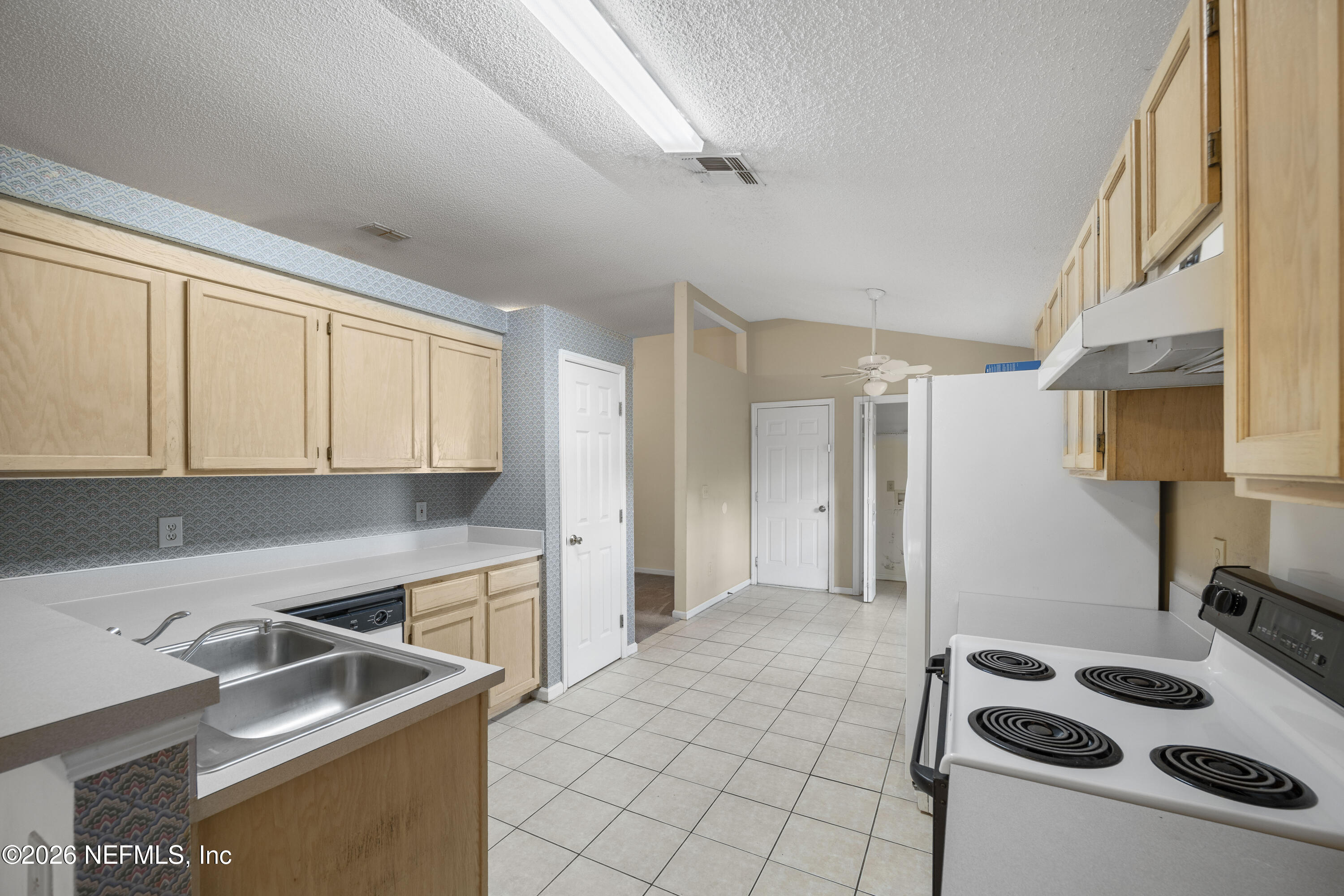 1485 Marsh Rabbit Way Fleming Island, FL 32003 - Photo 24 of 70 23 Kitchen