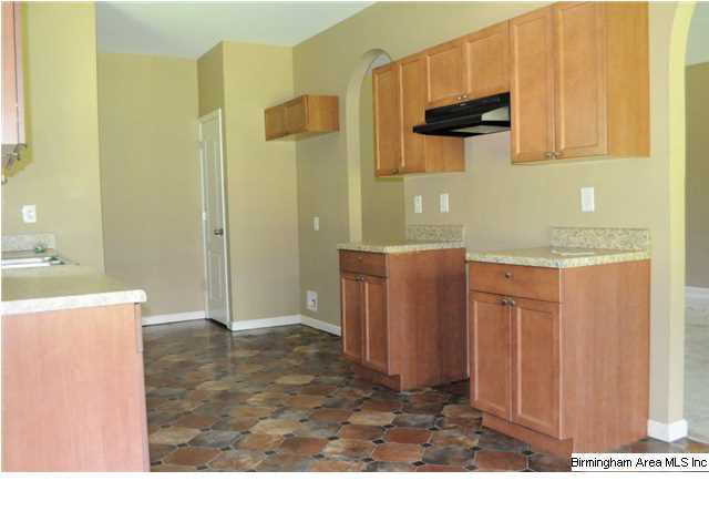 816 Overlook Circle Bessemer, AL 35023 - Photo 5 of 13
