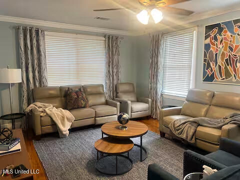 1046 Whitworth Street Jackson, MS 39202 - Photo 6 of 13 06_Living