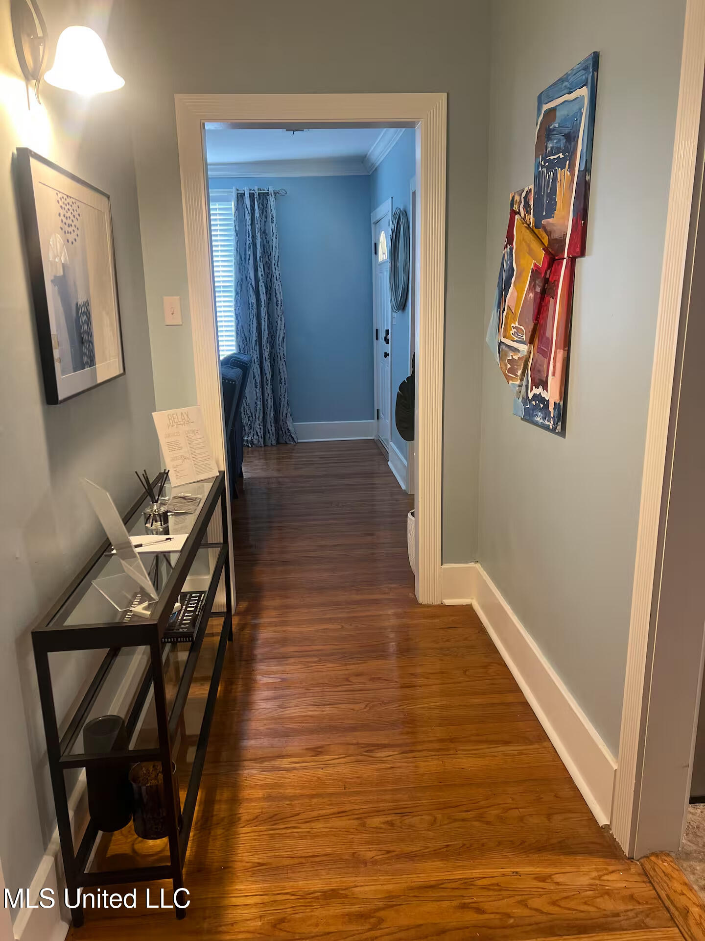 1046 Whitworth Street Jackson, MS 39202 - Photo 8 of 13 08_Living