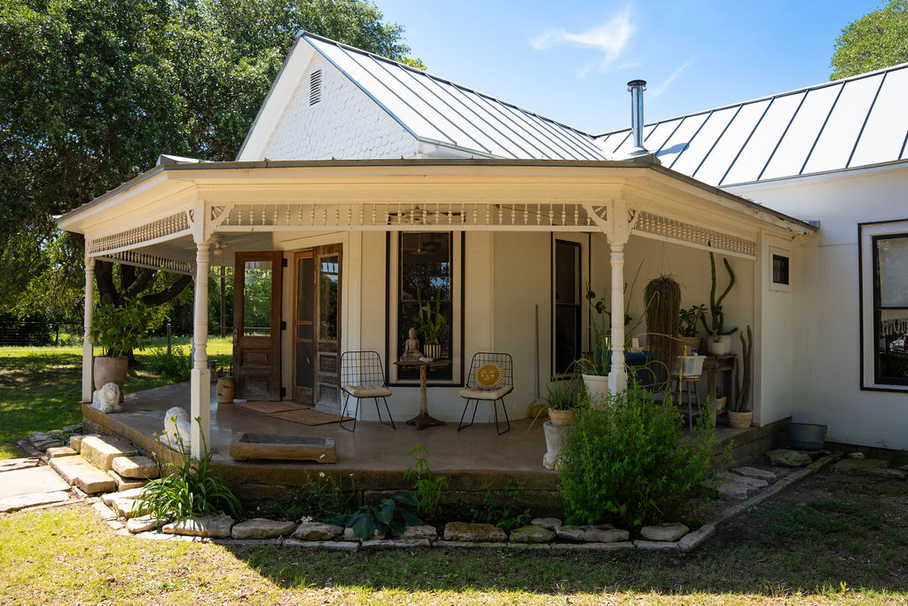 1294 Crabapple Road Blanco, TX 78606 - Photo 3 of 32
