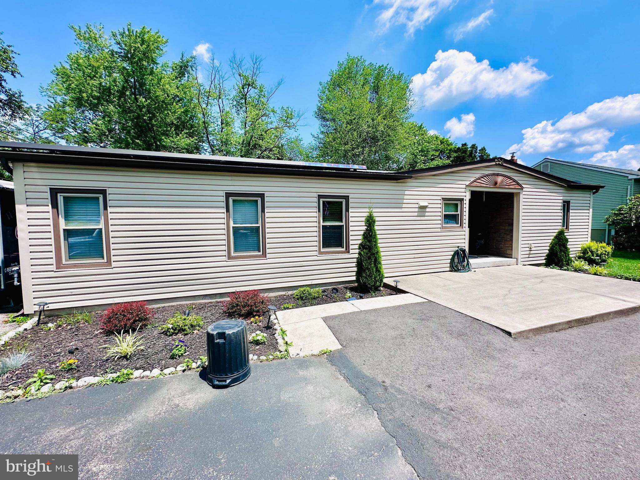 654 Glassboro Road Williamstown, NJ 08094 - Photo 1 of 4 Gallery Image 1