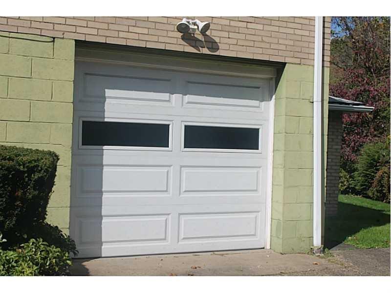 981 Roland Road Pittsburgh, PA 15221 - Photo 10 of 12 Gallery Image 10