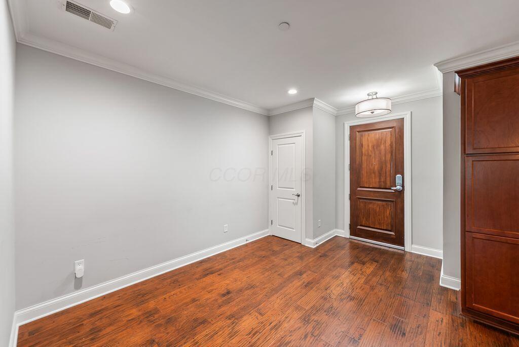3175 Tremont Road, Unit 409 Columbus, OH 43221 - Photo 13 of 42 DSC06904
