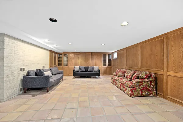 $2,500,000 | 7S460 Donwood Drive West, Naperville, IL 60540