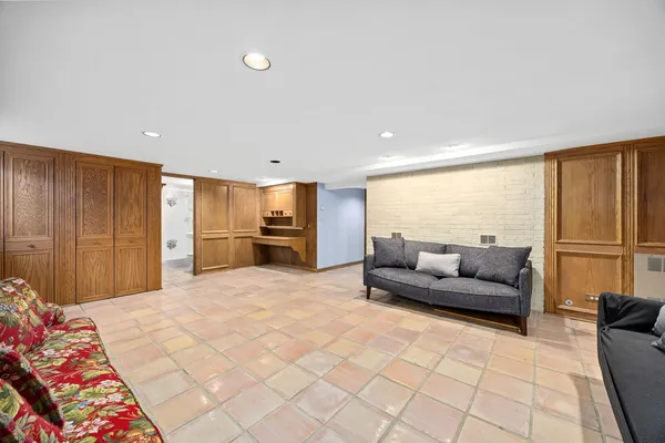 $2,500,000 | 7S460 Donwood Drive West, Naperville, IL 60540