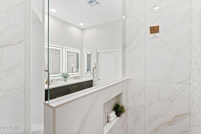 $1,065,000 | 19550 North Grayhawk Drive, Unit 1144, Scottsdale, AZ 85255