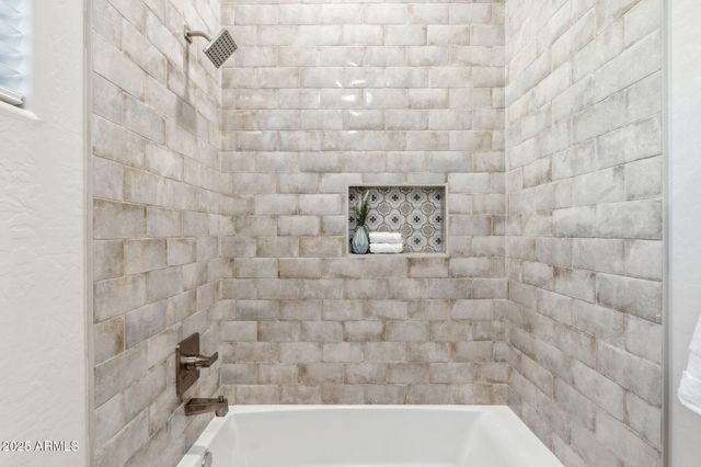 $1,065,000 | 19550 North Grayhawk Drive, Unit 1144, Scottsdale, AZ 85255