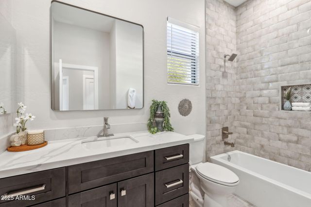 $1,065,000 | 19550 North Grayhawk Drive, Unit 1144, Scottsdale, AZ 85255