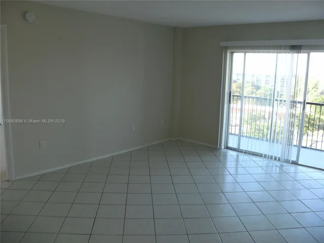 $129,999 | 4174 Inverrary Drive, Unit 911, Lauderhill, FL 33319
