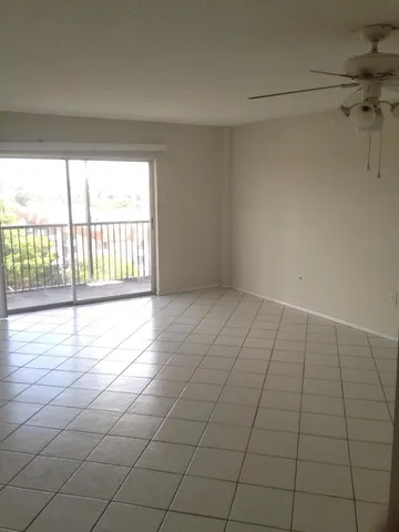 $129,999 | 4174 Inverrary Drive, Unit 911, Lauderhill, FL 33319