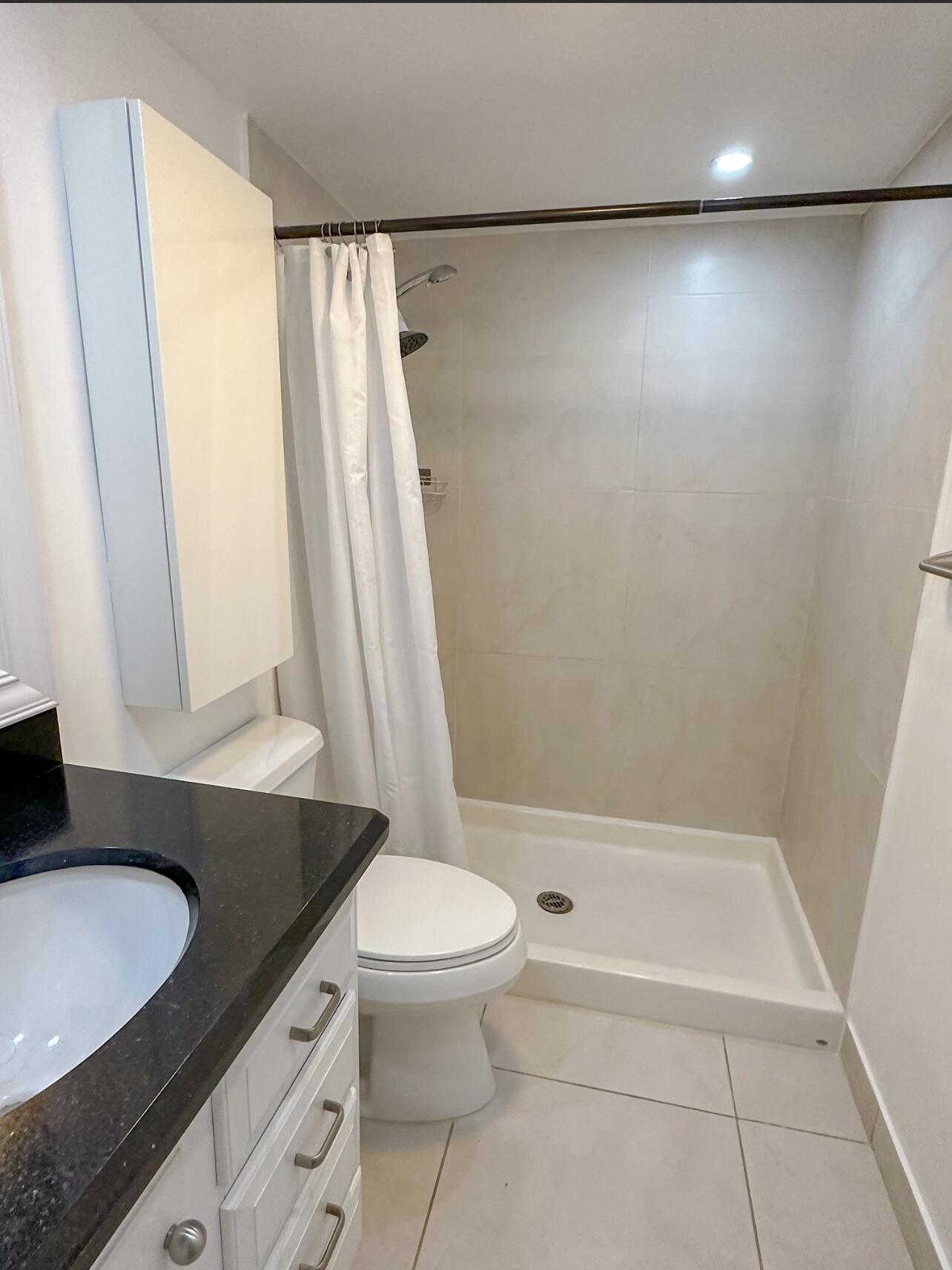 50 Southwest 3rd Avenue, Unit 1060 Boca Raton, FL 33432 - Photo 14 of 24 16. BCP 106F - Master Bathroom