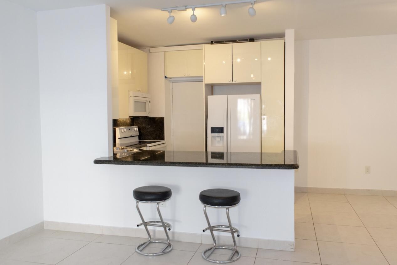 50 Southwest 3rd Avenue, Unit 1060 Boca Raton, FL 33432 - Photo 5 of 24 7. BCP 106F - Kitchen (1)
