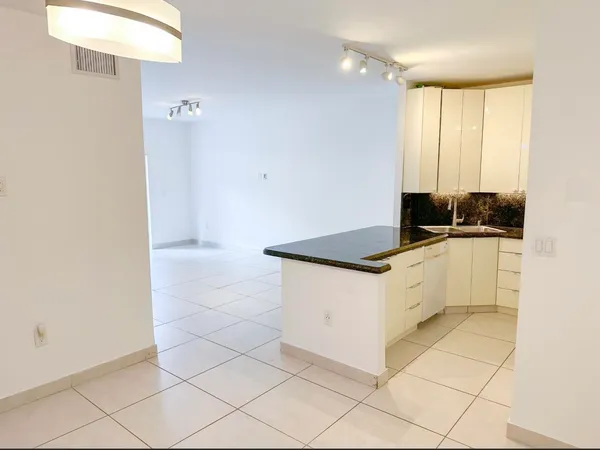 $2,250 | 50 Southwest 3rd Avenue, Unit 1060, Boca Raton, FL 33432