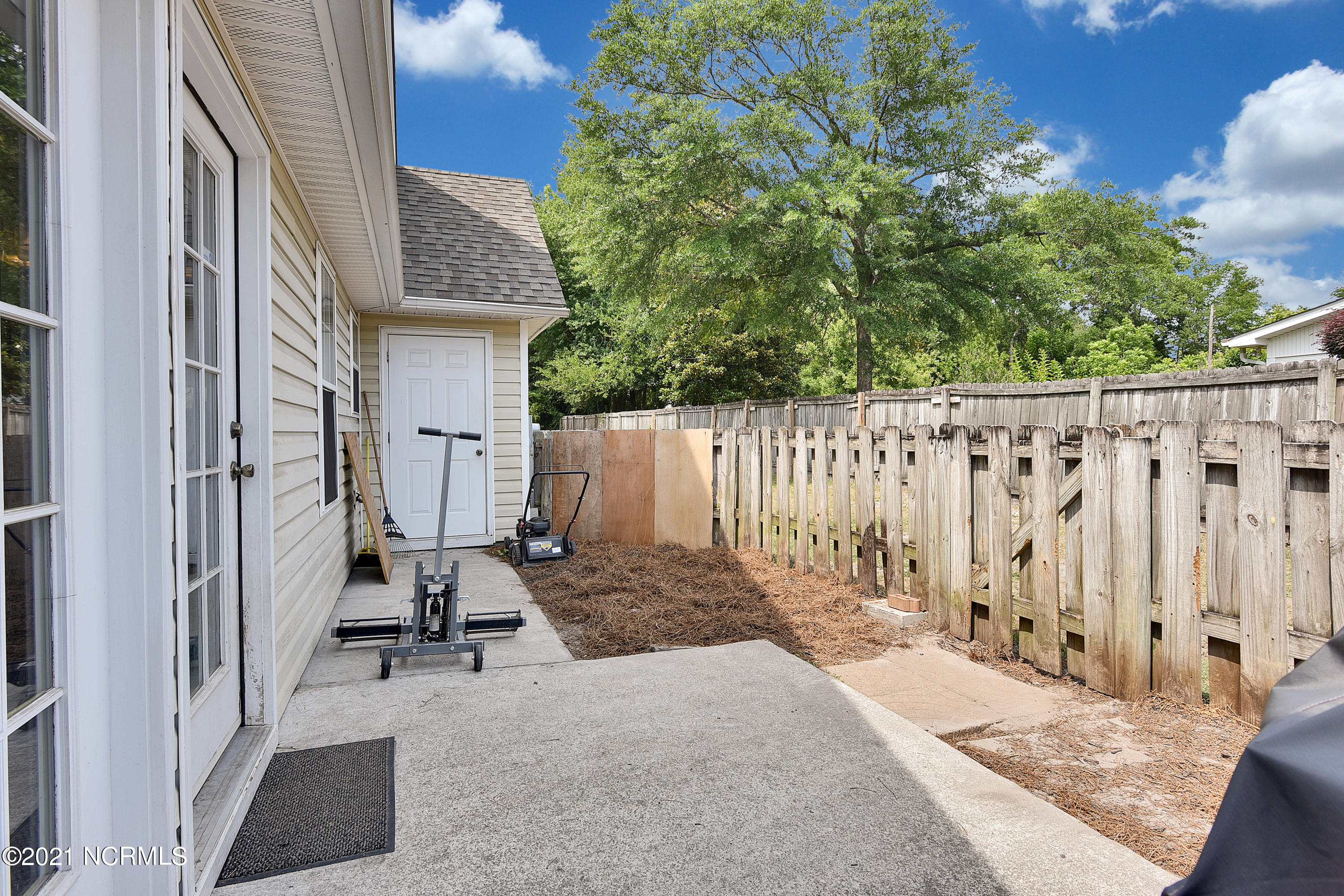406 St Rosea Road Wilmington, NC 28405 - Photo 17 of 19 406SAINTROSEAROAD-16