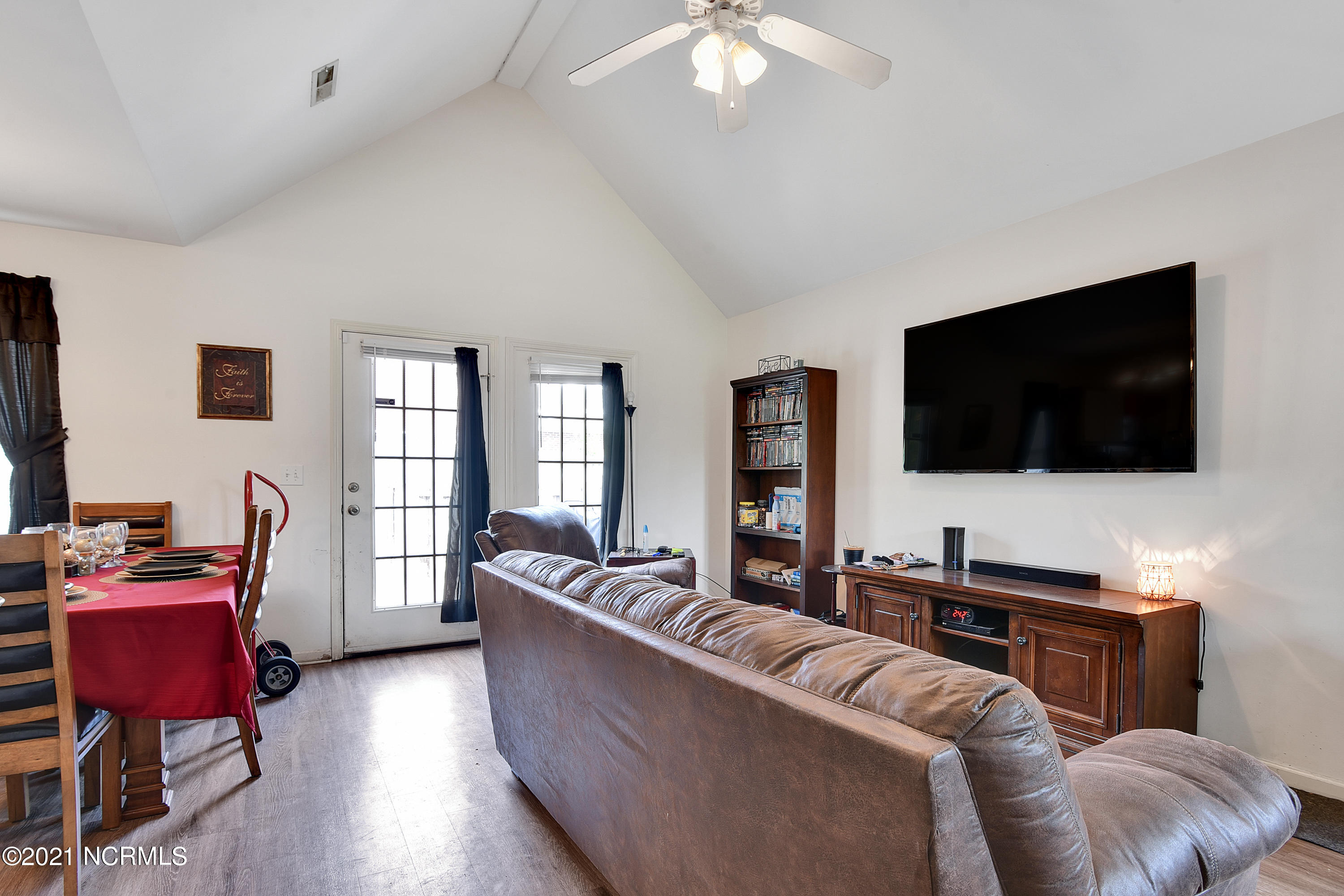 406 St Rosea Road Wilmington, NC 28405 - Photo 4 of 19 406SAINTROSEAROAD-3