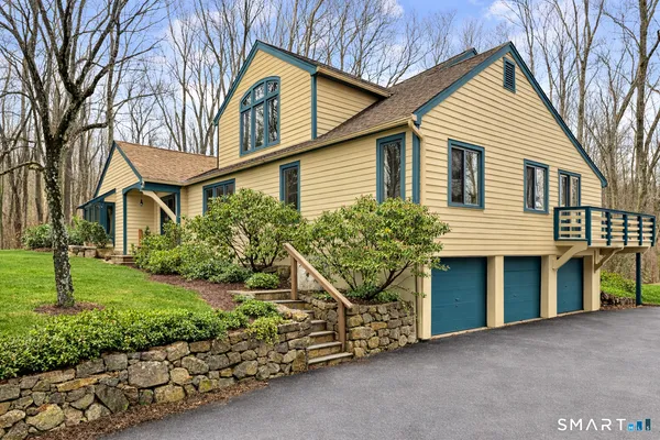 $1,290,000 | 105 Old Highway, Wilton, CT 06897
