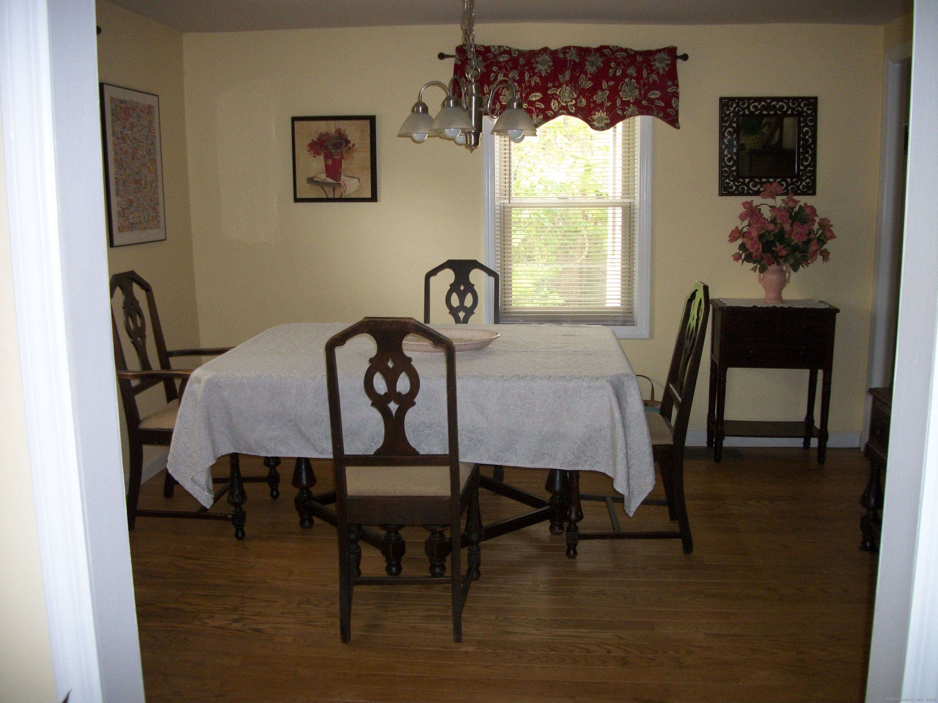 164 Belltown Road Stamford, CT 06905 - Photo 6 of 26
