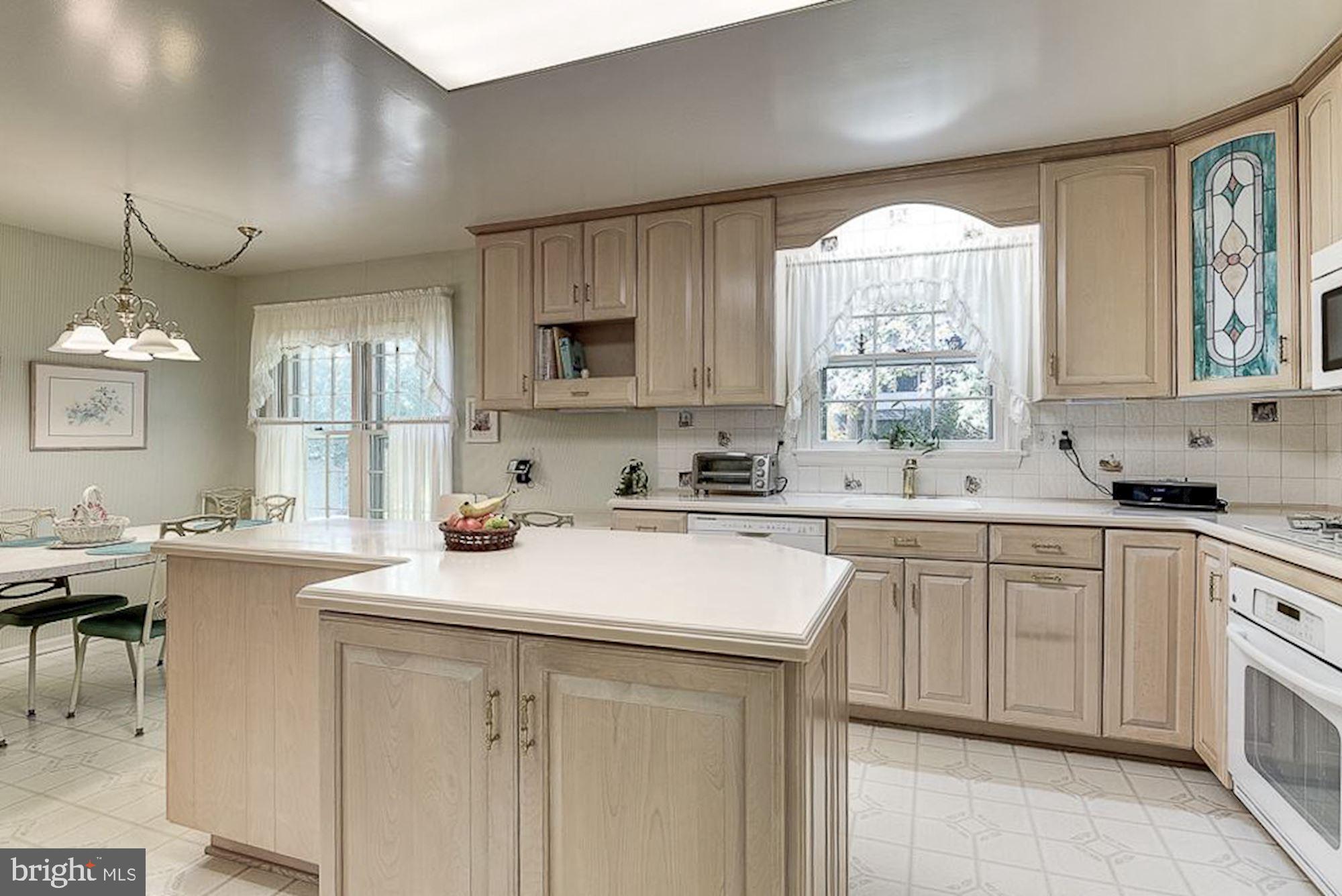 12508 Kuhl Road Silver Spring, MD 20902 - Photo 13 of 44 Kitchen