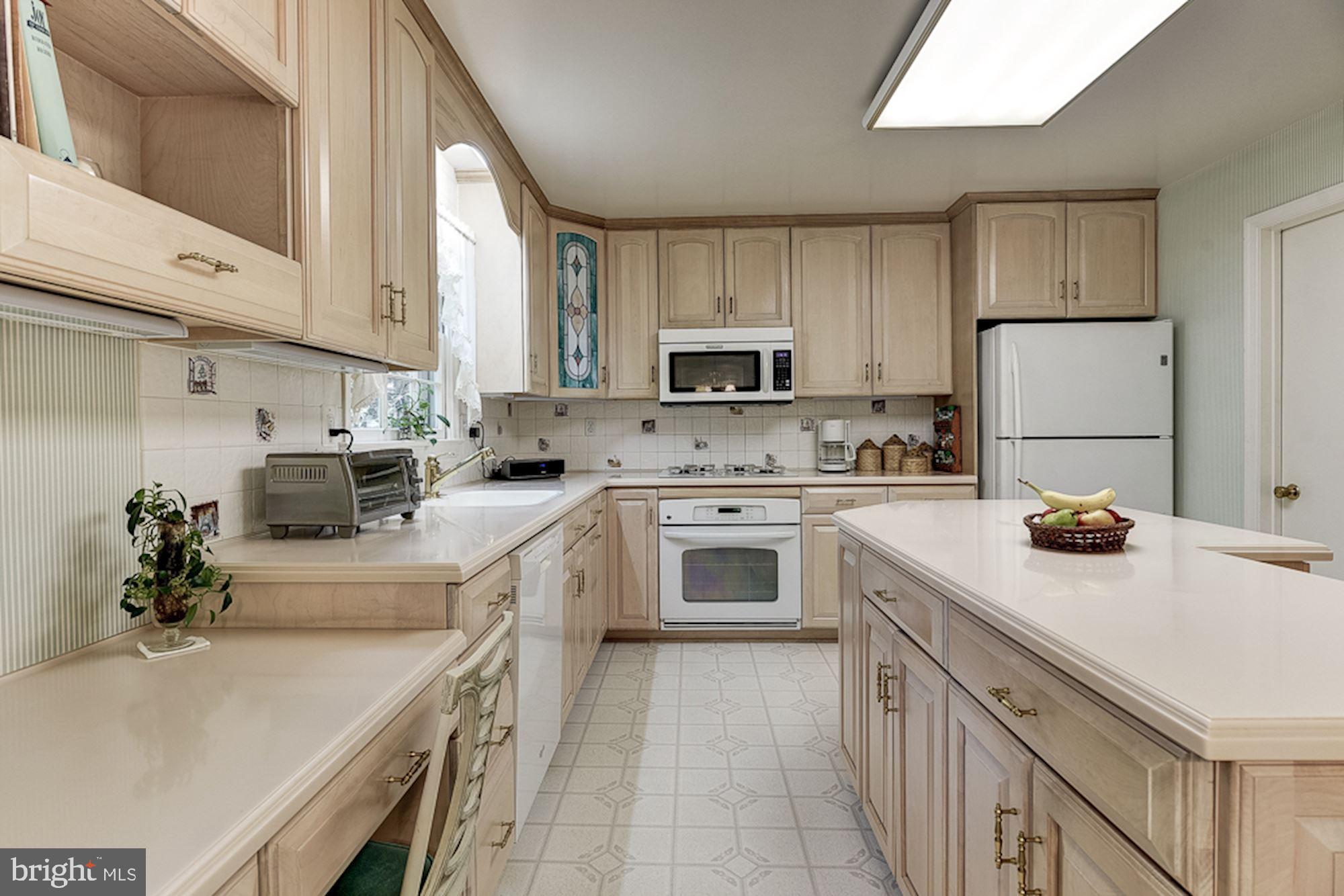 12508 Kuhl Road Silver Spring, MD 20902 - Photo 15 of 44 Kitchen