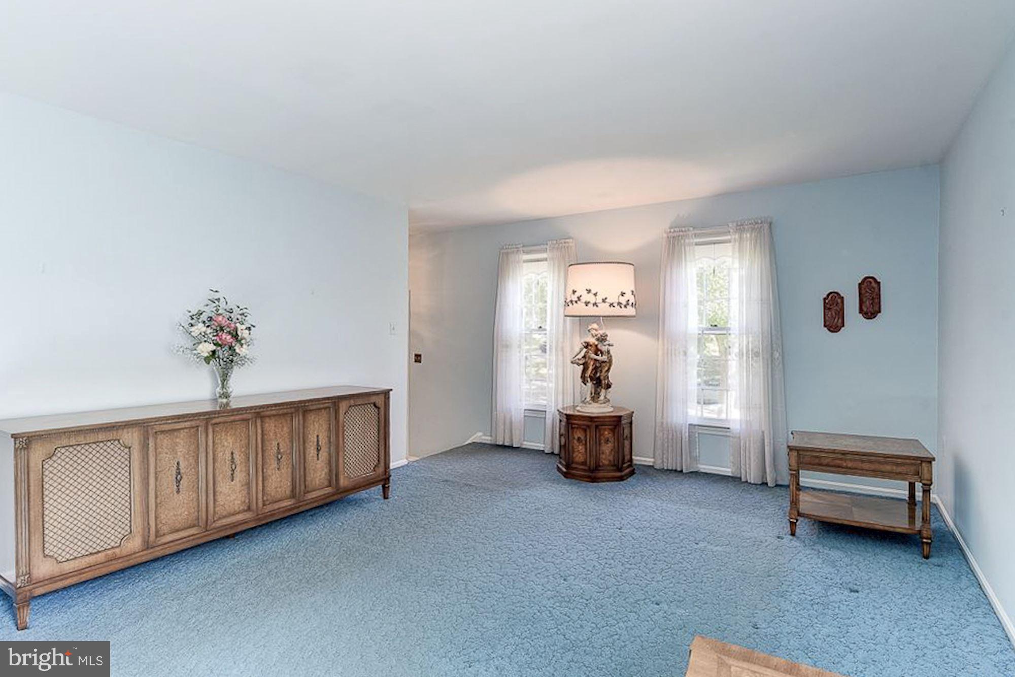 12508 Kuhl Road Silver Spring, MD 20902 - Photo 6 of 44 Living Room