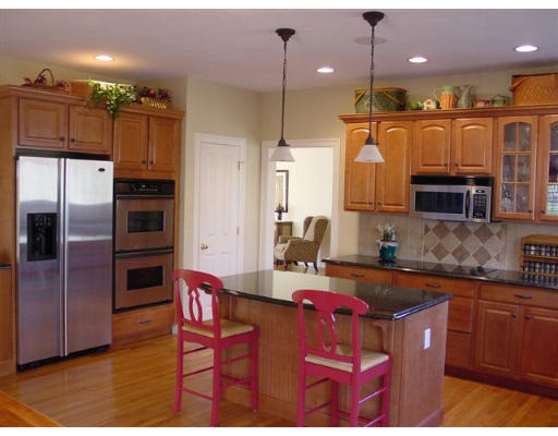 17 Juniper Road Upton, MA 01568 - Photo 5 of 5 Gallery Image 5