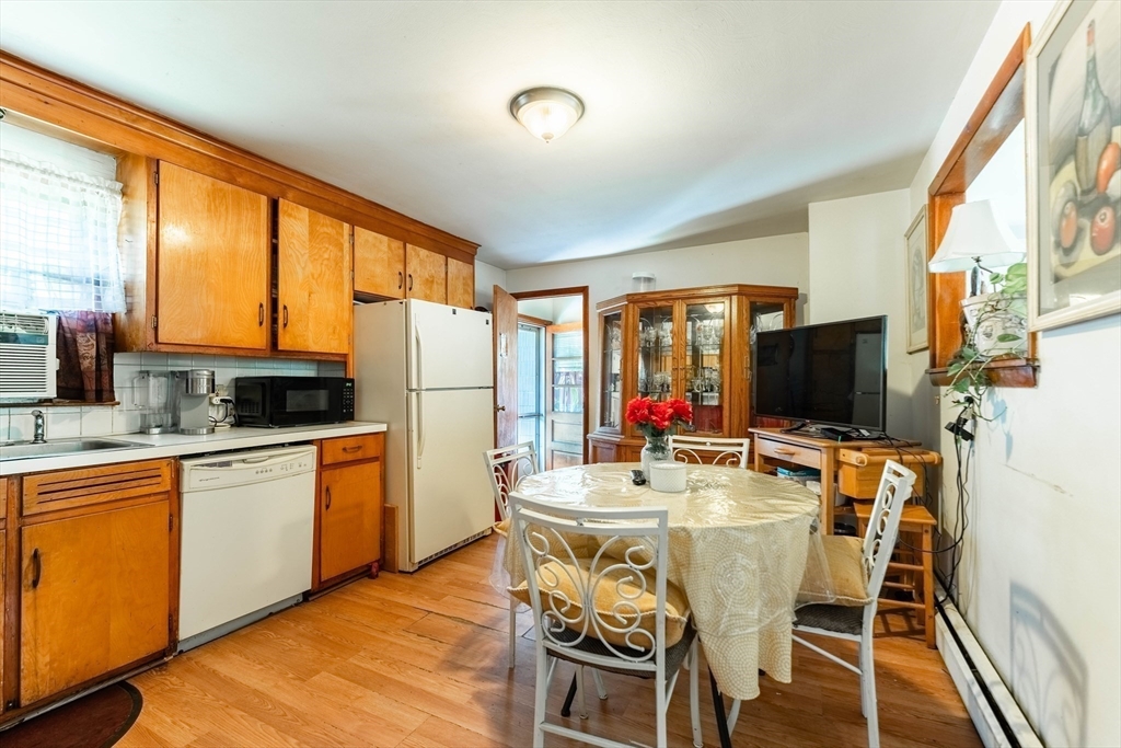 386 Grayson Drive Springfield, MA 01119 - Photo 8 of 23 Gallery Image 8