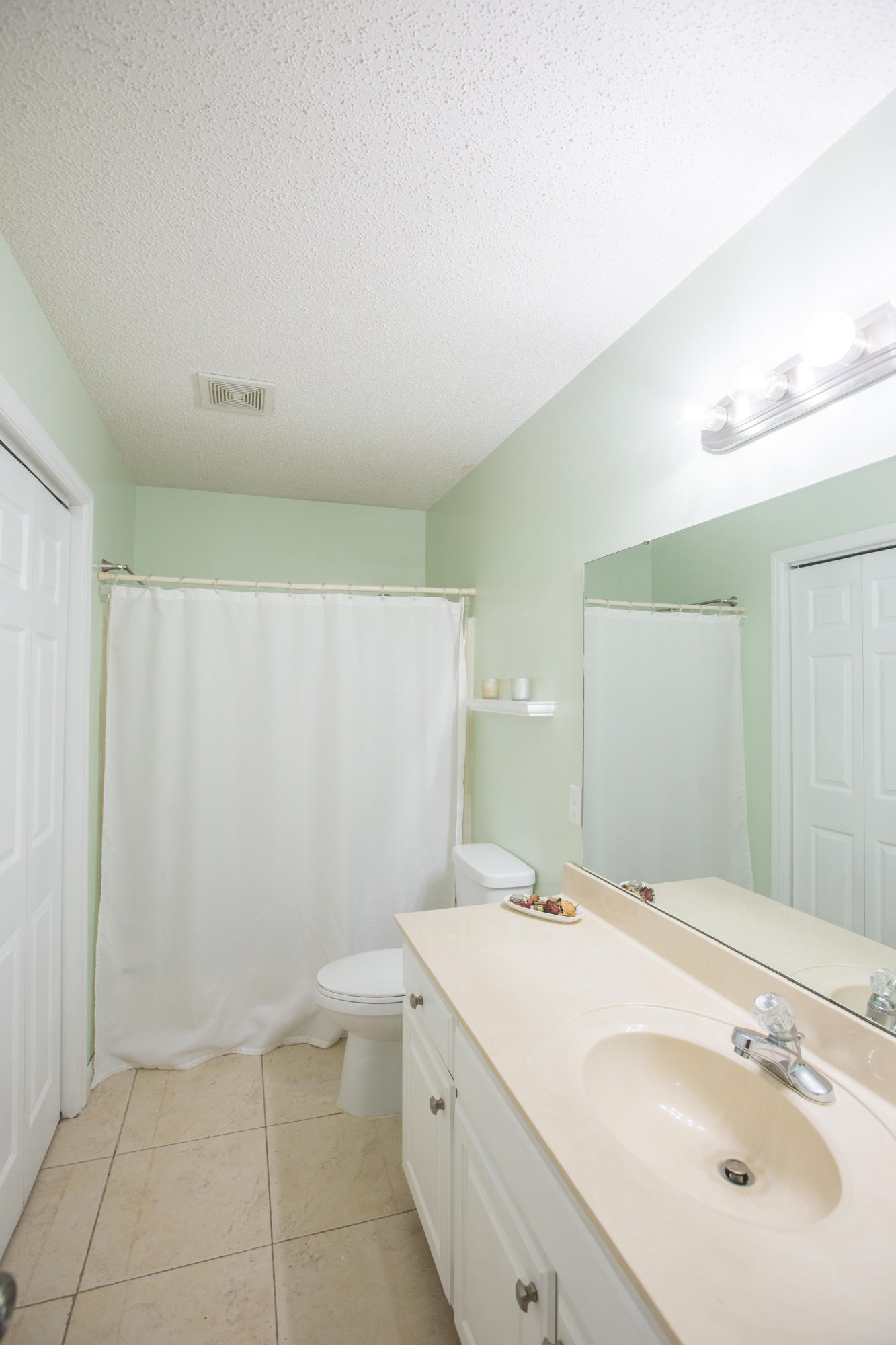 6205 Pythian Road Harrison, TN 37341 - Photo 17 of 26 Guest Bath