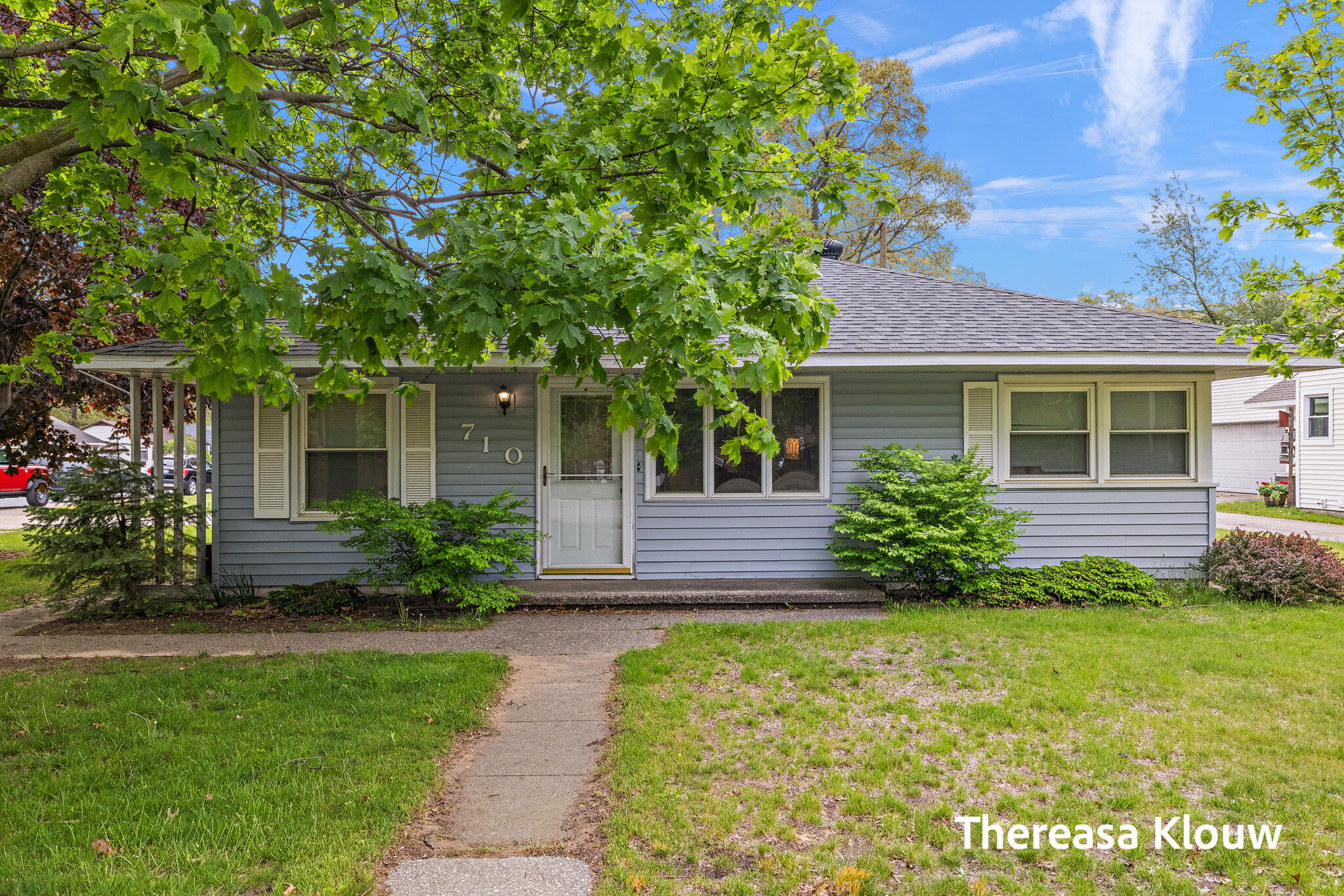 710 Quarterline Road Muskegon, MI 49442 - Photo 1 of 44 710