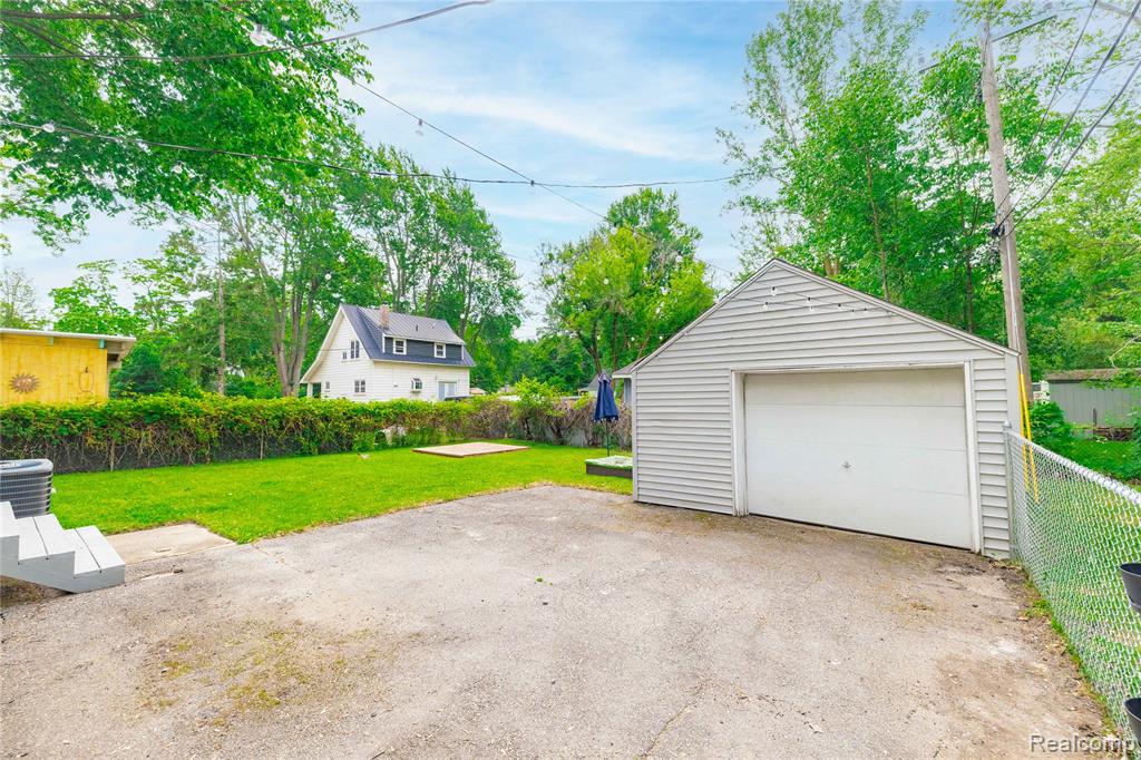 8729 Bellevue Road Grosse Ile, MI 48138 - Photo 28 of 32
