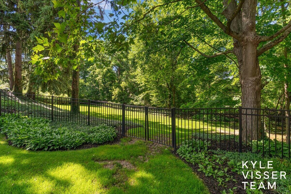 2089 Robinson Road Southeast Grand Rapids, MI 49506 - Photo 60 of 73 Backyard